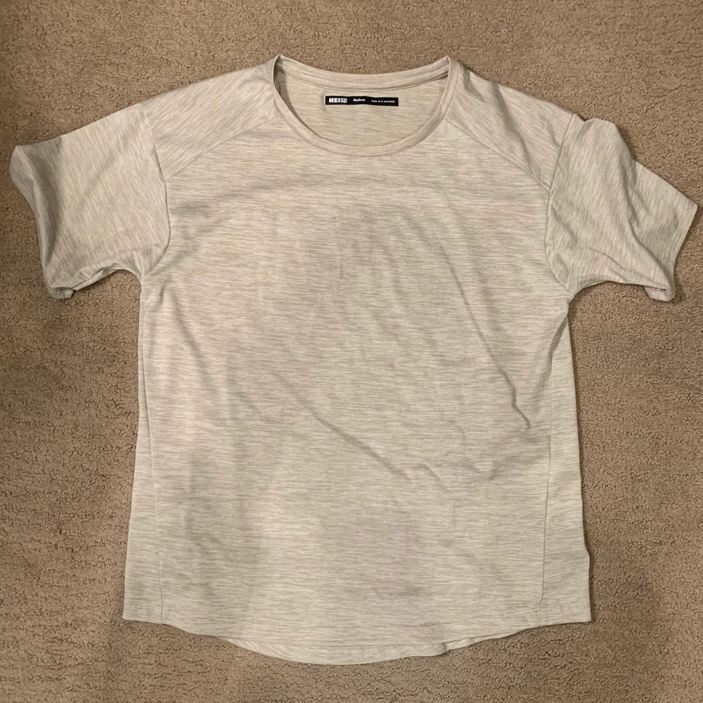 NWOT! REI  cream colored t-shirt